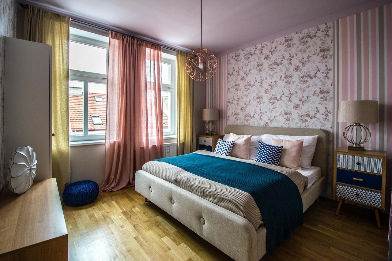 2BDR Balcony Apt with Awesome View by Ruterra Прага Екстериор снимка
