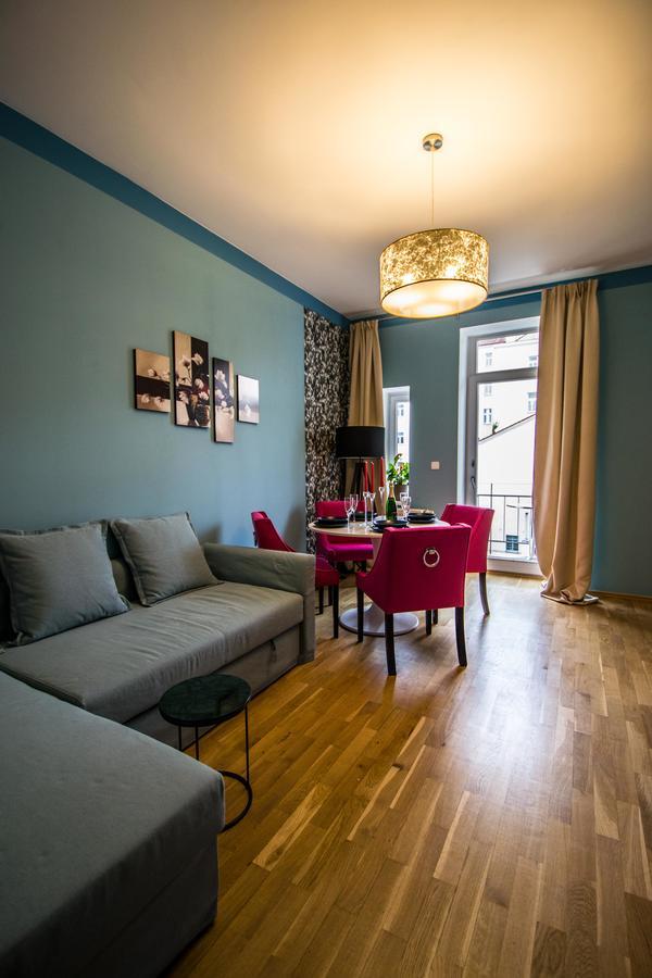 2BDR Balcony Apt with Awesome View by Ruterra Прага Екстериор снимка