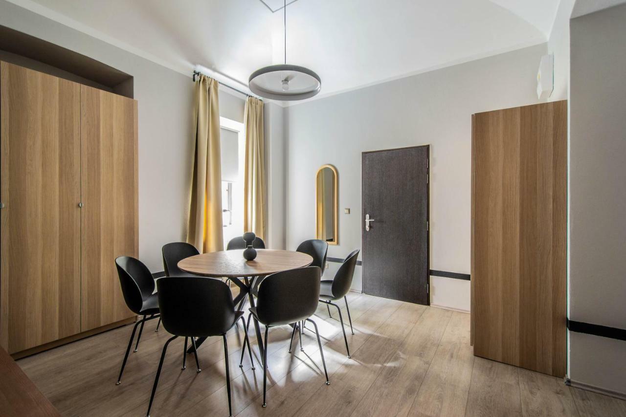 2BDR Balcony Apt with Awesome View by Ruterra Прага Екстериор снимка